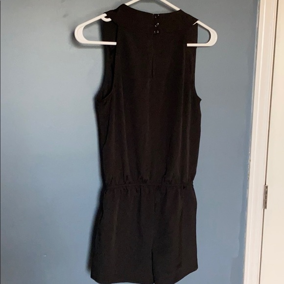 Like New BCBGMaxAzria Romper - XXS - Picture 4 of 6